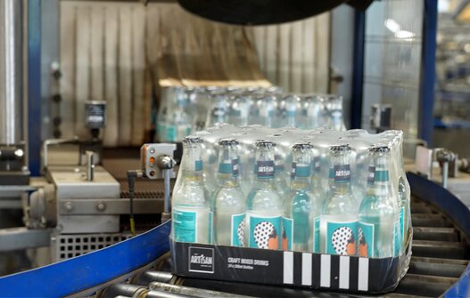 EDWIN HOLDEN’S BOTTLING COMPANY  装瓶公司持续地投入罗宝莫解决方案